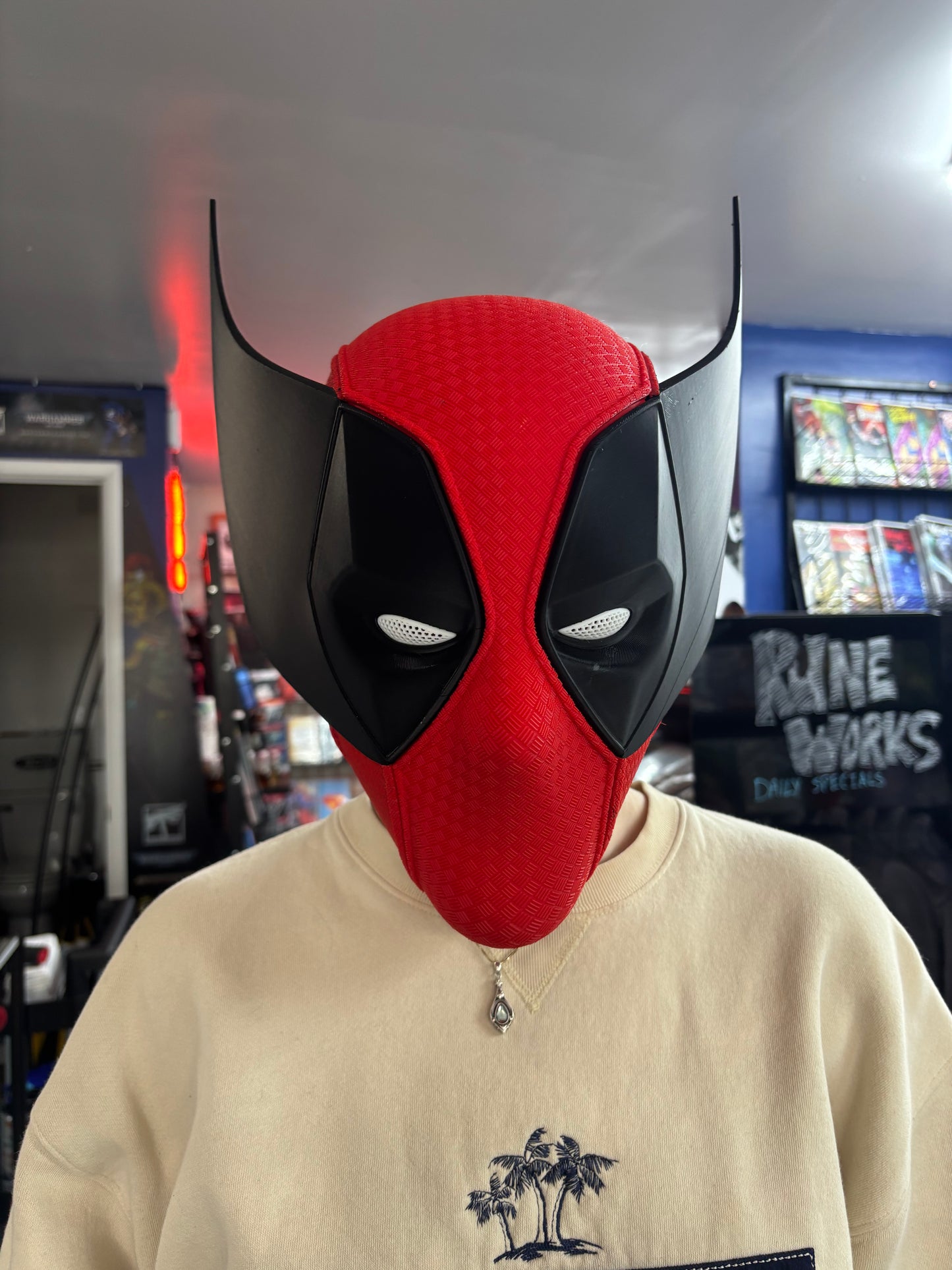 Deadpool and Wolverine - 6-Piece Magnetic Hero Mask Display