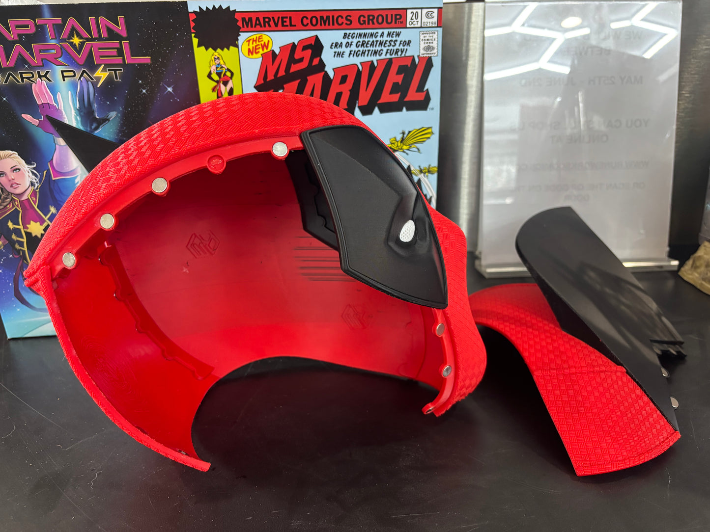 Deadpool and Wolverine  - 6-Piece Magnetic Hero Mask Display